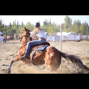 Meet your Posher, Corin